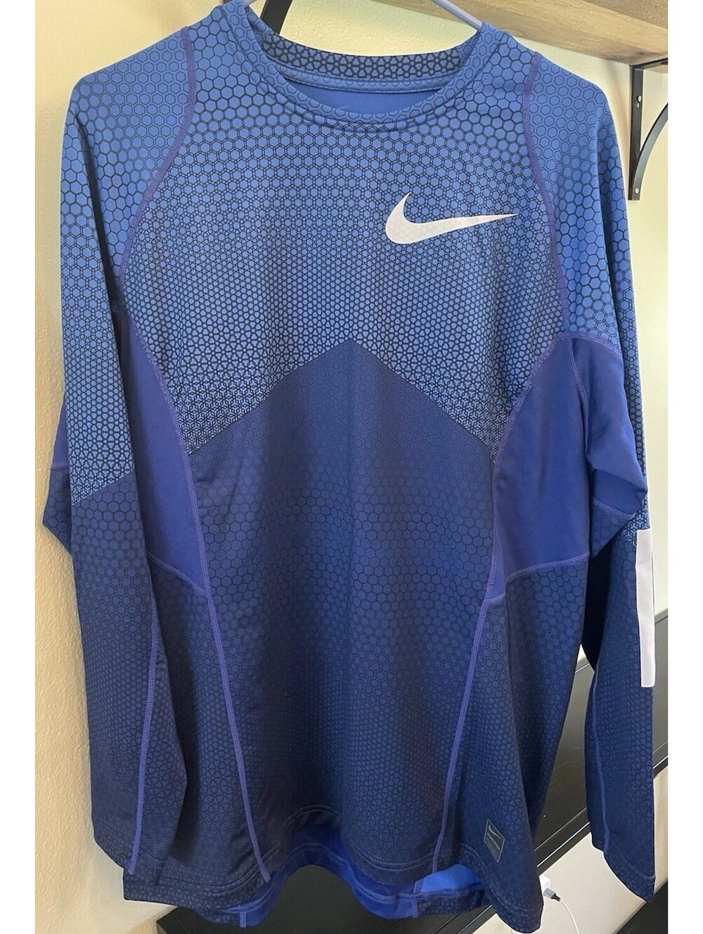 Nike Pro Hyperwarm Men’s Fitted Shirt BIG Swoosh Dri-Fit Blue Size XL